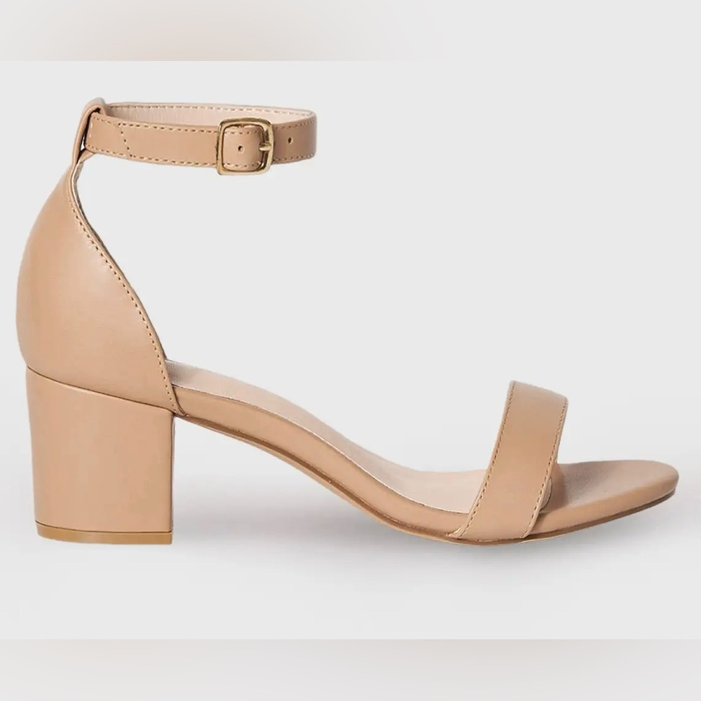 Azazie One Strap Buckle Block Heel Sandal in Nude 40 Sz 9